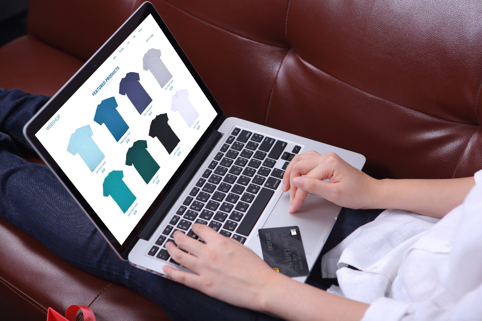 Hogyan válasszunk ki és vásároljunk megfelelő pólót online áruházból?